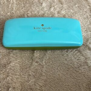 Kate Spade
Blue and Green Case
Eyeglasses/Sunglasses Case
Slim
6” x 1”